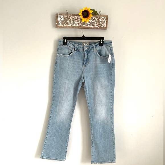 🆕FREE PEOPLE Liv Crop Flare Leg Mid Rise Jeans-Sizes 26, 27, 29, 30 - Picture 11 of 14